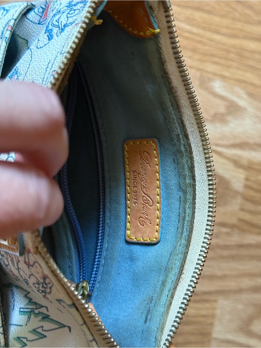 2017 WDW Marathon Cross Body Purse - Picture 9 of 12